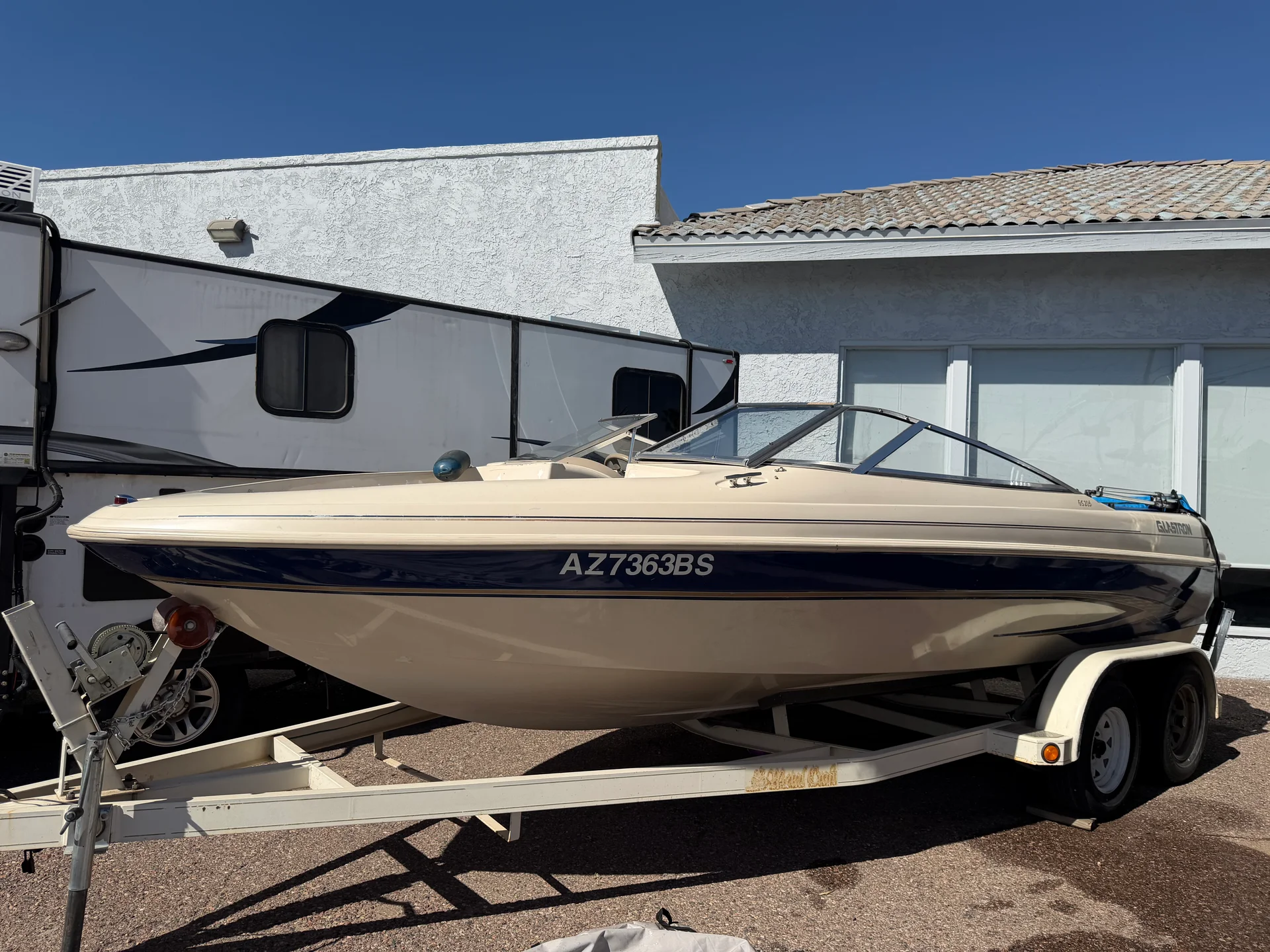 1999 Glastron 205