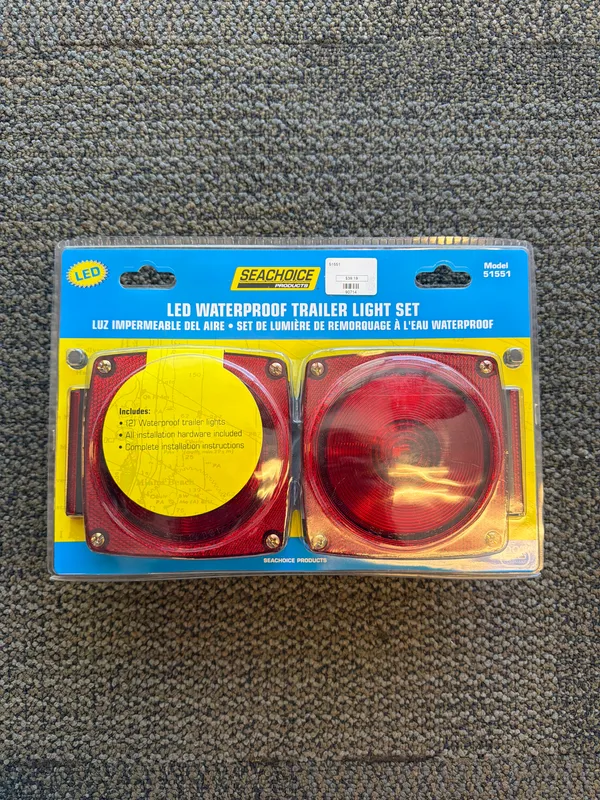 Seachoice 51551 LED One Series Traad Style Kit