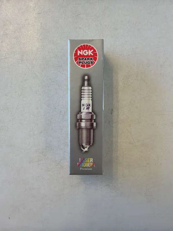 41-IZFR5J 5899 Spark Plug