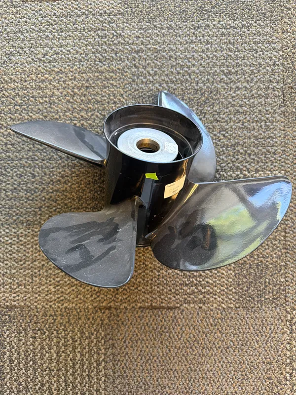 Prop Hustler 4bl AL13.5X15 Right-Hand